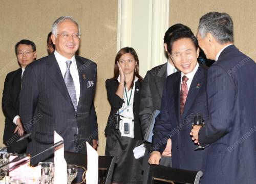 MOHD NAJIB TUN ABDUL RAZAK