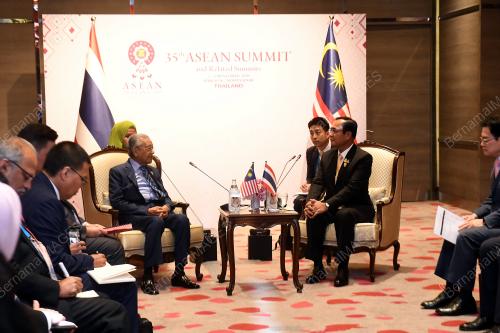 THA09_02112019_PM_ASEAN_SUMMIT