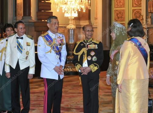 THA09_03092013_AGONG