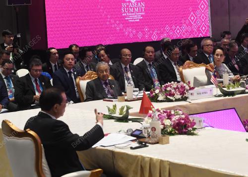 THA09_03112019_PM-ASEAN_SUMMIT