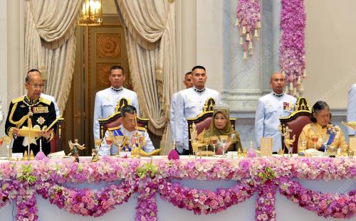 THA11_03092013_AGONG