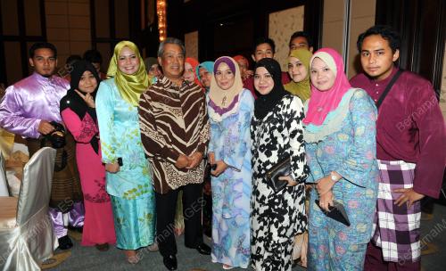 THA15_22082013_MAKAN_MALAM