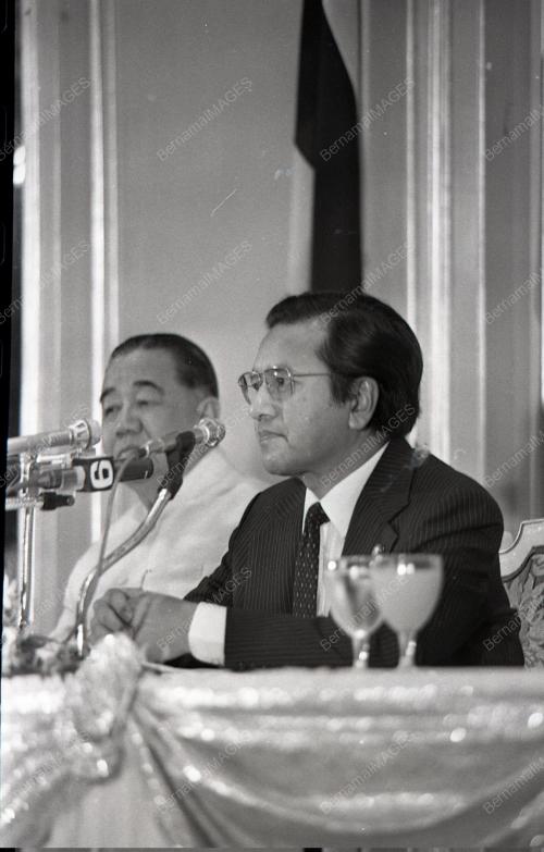 MAHATHIR MOHAMAD