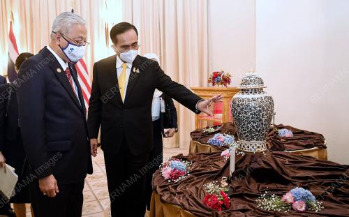 DATUK SERI ISMAIL SABRI YAAKOB
