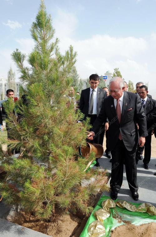 TKM19_10062014_PM_TURKMINESTAN