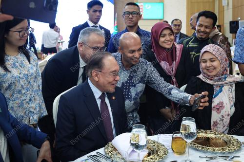DATUK SERI ANWAR IBRAHIM