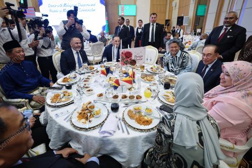 DATUK SERI ANWAR IBRAHIM