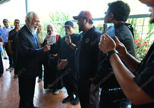KAY RALA XANANA GUSMAO