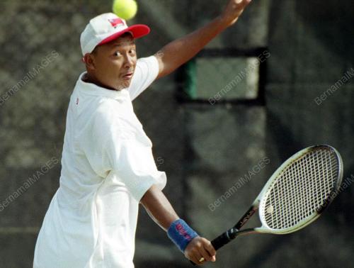 TN00-10_09_2001_TENNIS_HEAD_02022016
