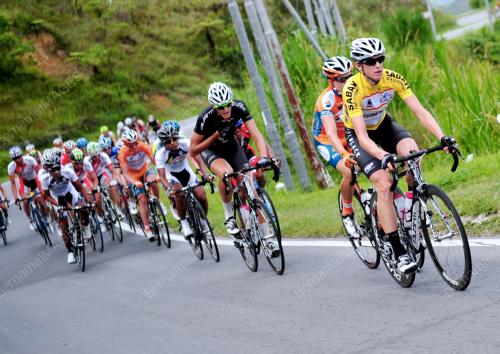 TOB01_01052012_TOUR_BORNEO