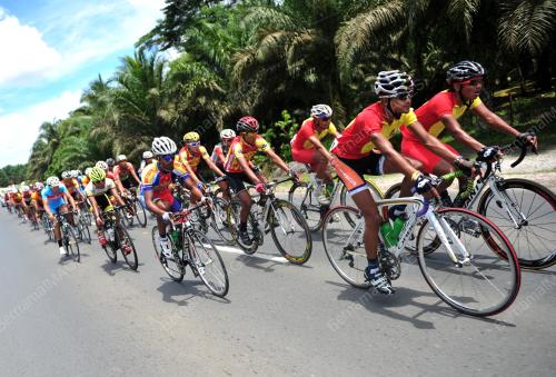 TOB01_28042012_TOUR_BORNEO