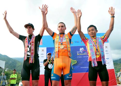 TOB02_30042012_TOUR_BORNEO