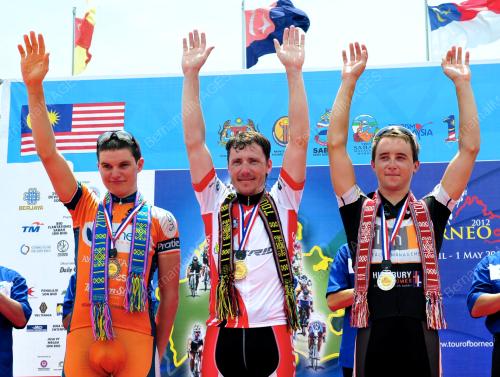 TOB06_01052012_TOUR_BORNEO