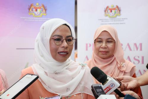 DATUK SERI NORAINI AHMAD