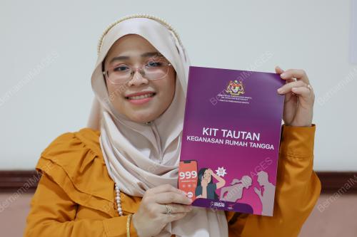 MAZIATUL AKMAL KHAIRUZAMAN