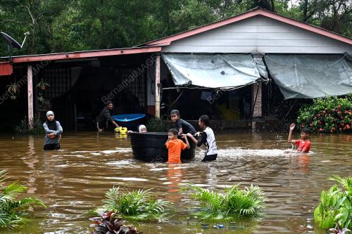 BANJIR DUNGUN