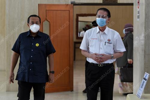 DATUK SERI DR AHMAD SAMSURI MOKHTAR