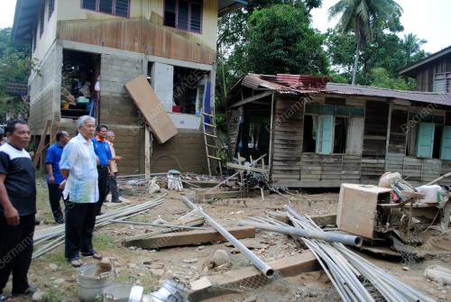 TR01_01032013_ROSAK_BANJIR