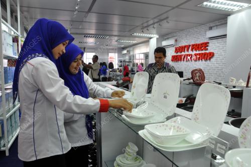 TR01_01082017_BEBAS_CUKAI_BN201707311353