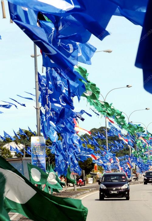 TR01_02042013_PERANG_BENDERA