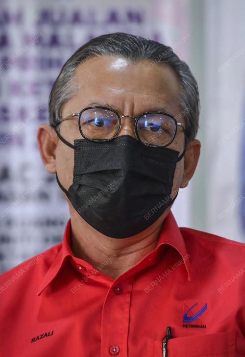 SENATOR DATUK RAZALI IDRIS