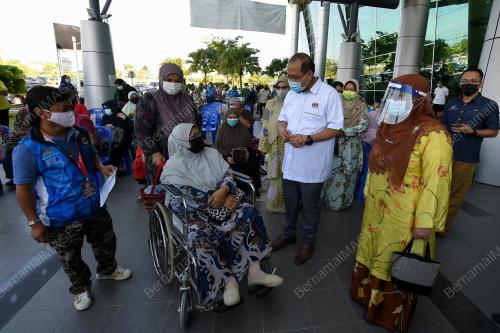 DATUK AHMAD AMZAD HASHIM