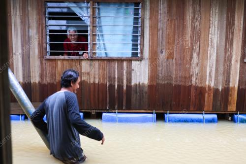 RUMAH RAKIT TERAPUNG