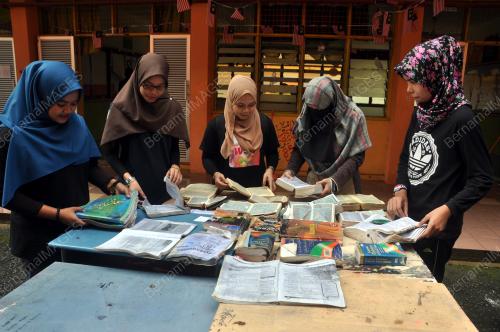BERSIH SEKOLAH SMA MAHMUDIAH