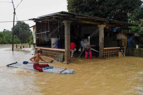 BANJIR TERENGGANU: KEMAMAN