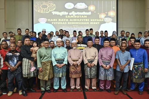 APRESIASI PETUGAS KEBERSIHAN MBKT