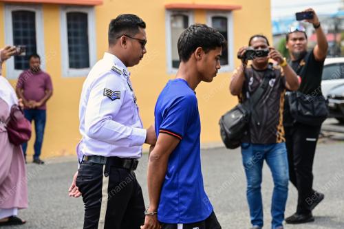 LELAKI ROHINGYA DIDAKWA PANDU BAHAYA