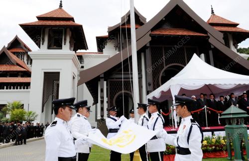 TR01_04072013_ISTANA_BARU