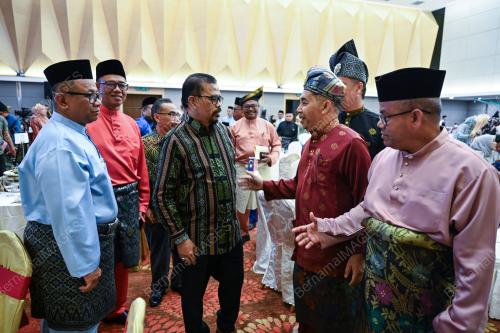 DATUK DR ADNAN MAT