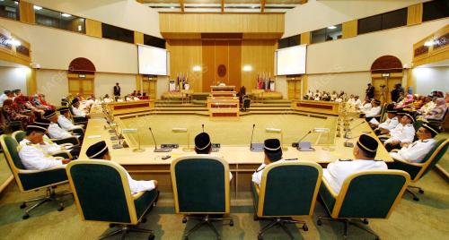 SIDANG DEWAN UNDANGAN NEGERI