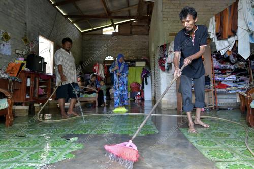 TR01_06012019_BANJIR_KILAT