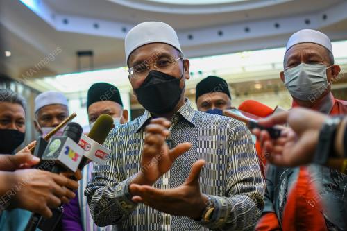 SENATOR IDRIS AHMAD