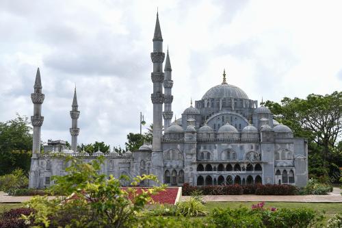 TAMAN MONUMEN