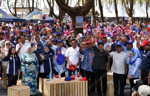 TR01_07042018_USAHAWANITA_BN201804023923