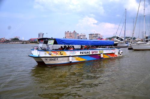 TR01_07082018_WATER_TAXI