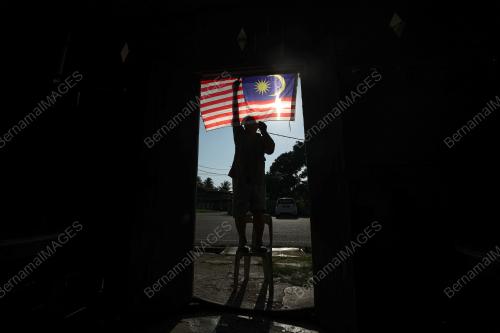 JALUR GEMILANG SEMARAKKAN SAMBUTAN BULAN KEMERDEKAAN