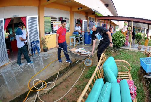 TR01_08012017_BERSIH_BANJIR