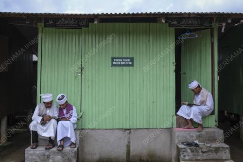 MEMBACA AL-QURAN PADA BULAN RAMADAN