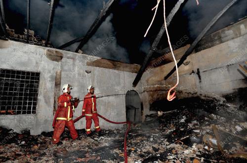 TR01_08082012_TERBAKAR