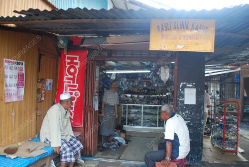 TUKANG KASUT