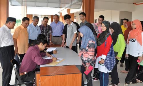 TR01_08092013_UNISZA