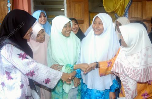 PELAJAR TERBAIK PMR