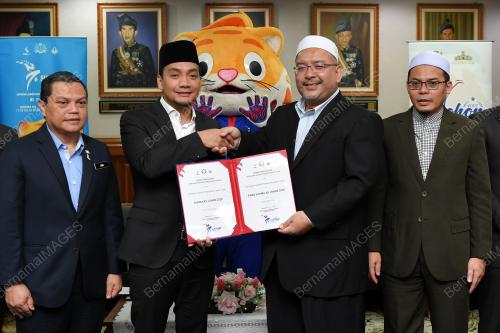 DATUK ONN HAFIZ GHAZI