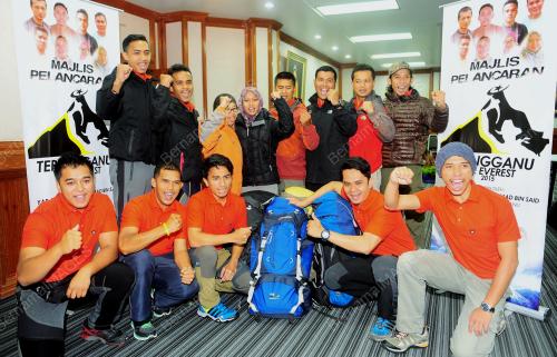TR01_09042014_PENDAKI_EVEREST