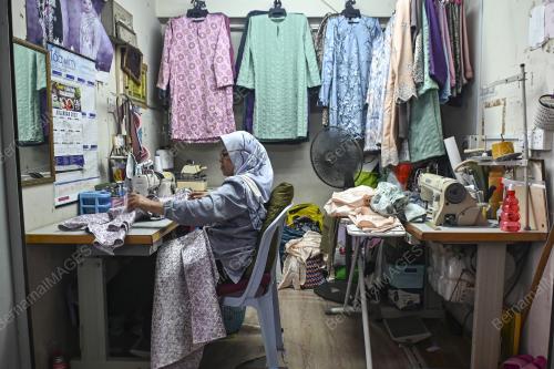 TEMPAHAN BAJU RAYA AIDILFITRI