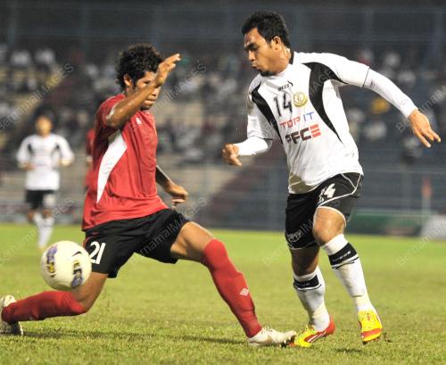 TR01_09062012_BOLA_PERSAHABATAN